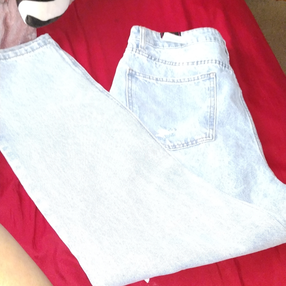 Jeans - Picture 2 of 4